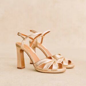 Sezanne Lucille Heel